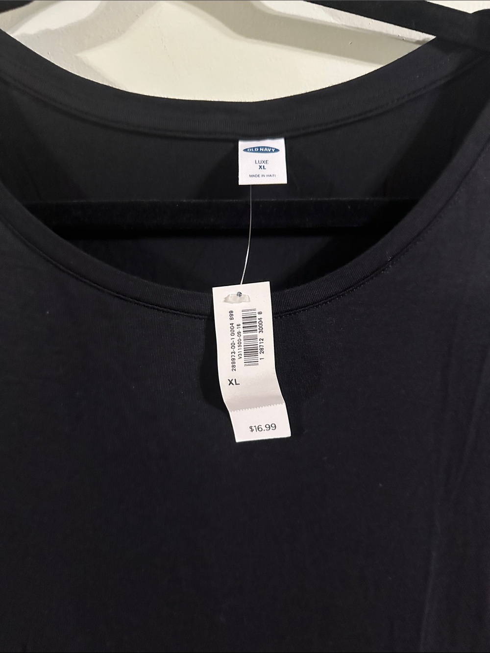 Old Navy Black Scoop-Neck Short Sleeve Tee - Picture 2 of 2
